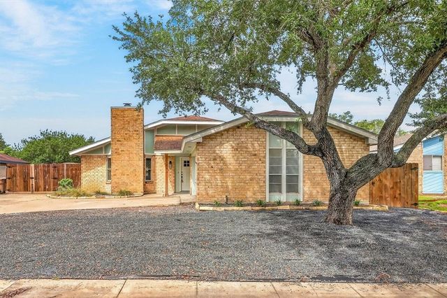 11613 Cripple Creek Dr, Corpus Christi, TX 78410