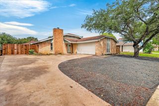 11613 Cripple Creek Dr, Corpus Christi, TX 78410
