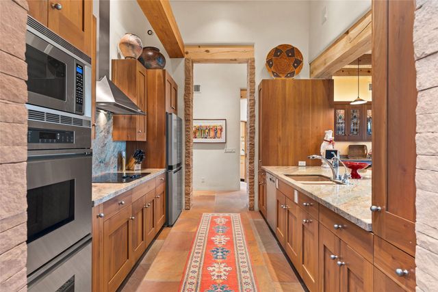 32 Sierra Rosa Loop, Santa Fe, NM 87506