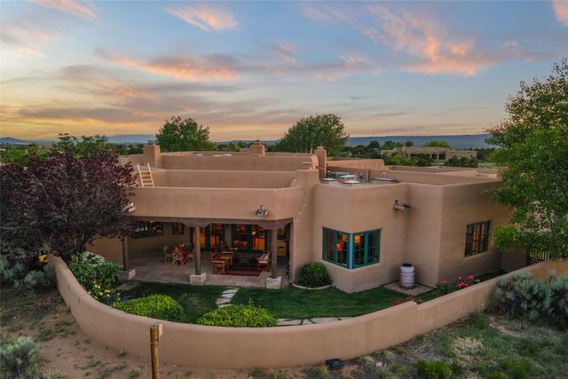 32 Sierra Rosa Loop, Santa Fe, NM 87506