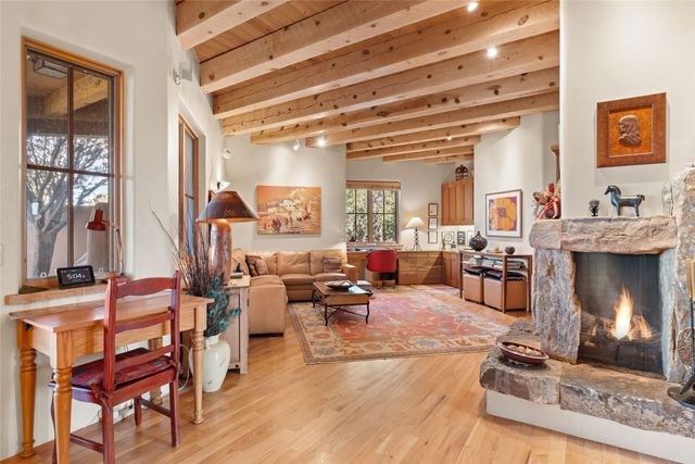 32 Sierra Rosa Loop, Santa Fe, NM 87506