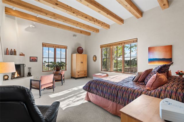 32 Sierra Rosa Loop, Santa Fe, NM 87506