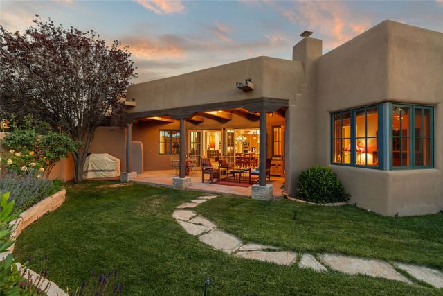 32 Sierra Rosa Loop, Santa Fe, NM 87506