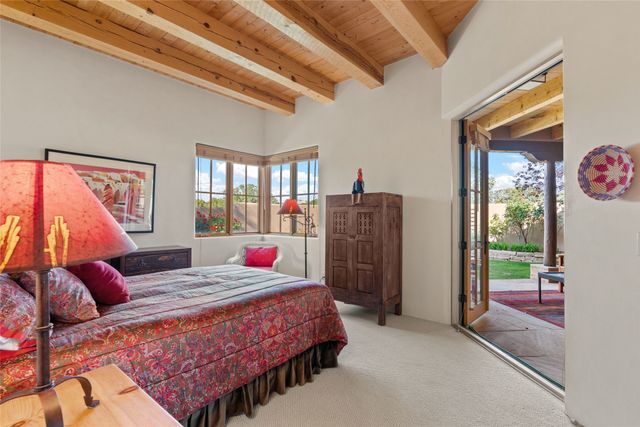 32 Sierra Rosa Loop, Santa Fe, NM 87506