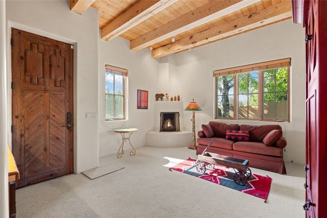 32 Sierra Rosa Loop, Santa Fe, NM 87506
