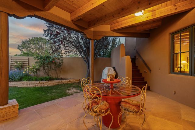 32 Sierra Rosa Loop, Santa Fe, NM 87506