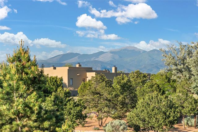 32 Sierra Rosa Loop, Santa Fe, NM 87506
