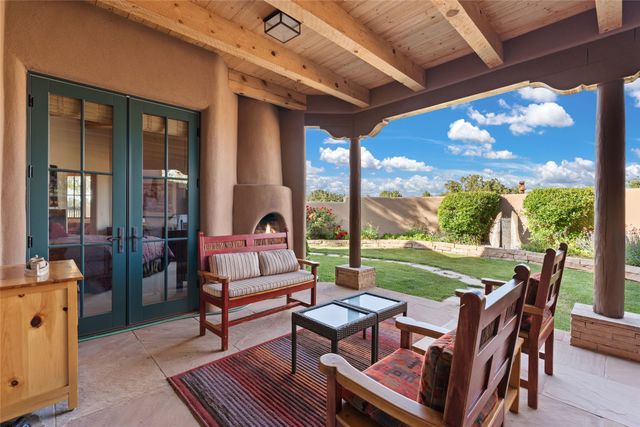 32 Sierra Rosa Loop, Santa Fe, NM 87506