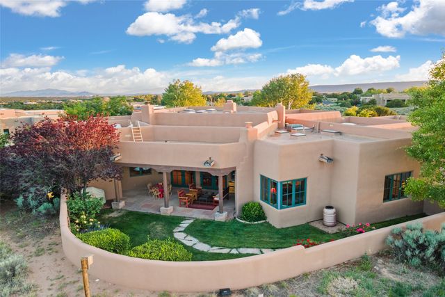 32 Sierra Rosa Loop, Santa Fe, NM 87506