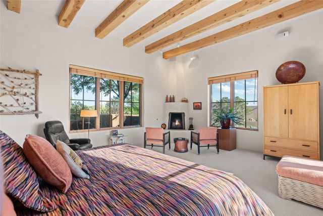 32 Sierra Rosa Loop, Santa Fe, NM 87506