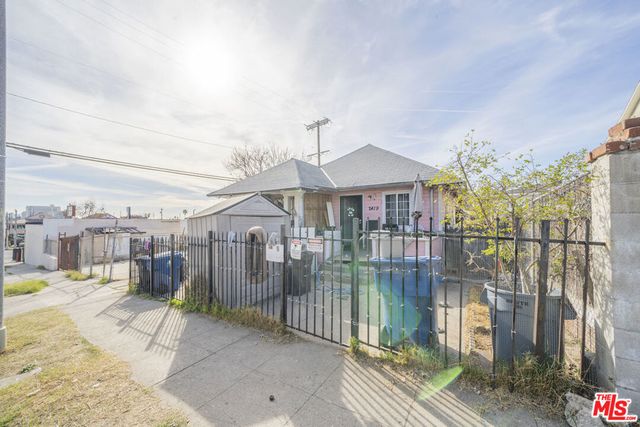 2415 N Gates Street, Los Angeles, CA 90031