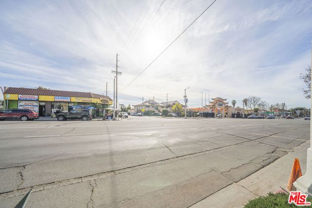 2415 N Gates Street, Los Angeles, CA 90031