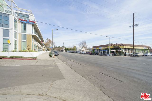 2415 N Gates Street, Los Angeles, CA 90031