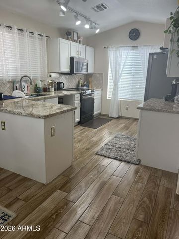 6806 N 77th Drive, Glendale, AZ 85303