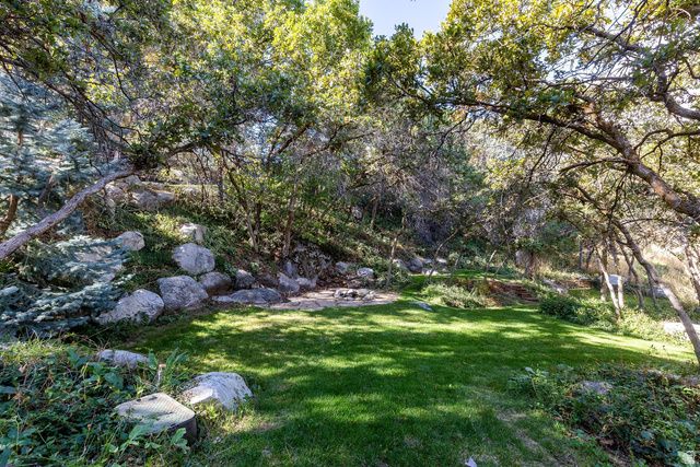 4 LONE HOLLOW CV, Sandy, UT 84092