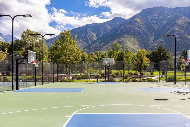 4 LONE HOLLOW CV, Sandy, UT 84092