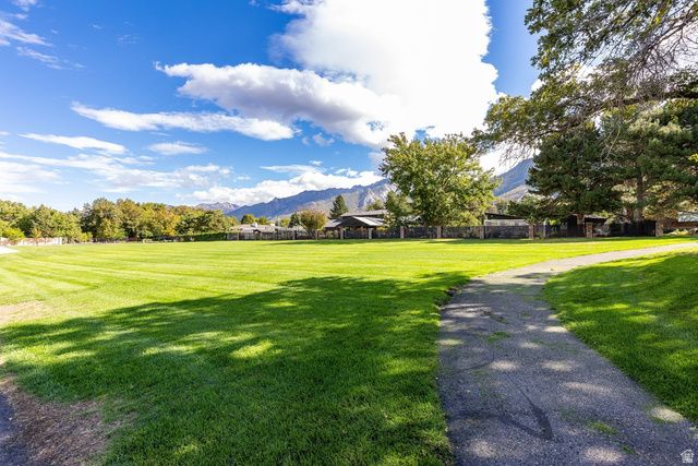 4 LONE HOLLOW CV, Sandy, UT 84092