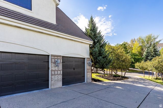 4 LONE HOLLOW CV, Sandy, UT 84092