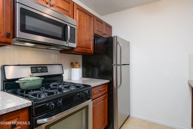 69 Arlington Court 13, Holmdel, NJ 07733