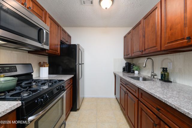 69 Arlington Court 13, Holmdel, NJ 07733