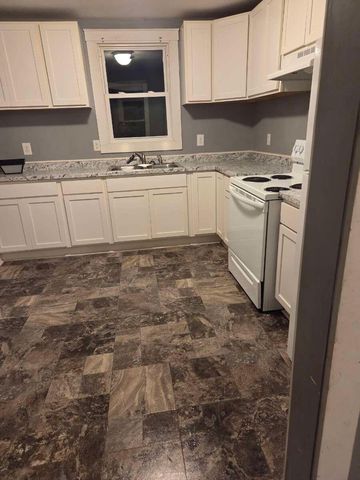 2402 Winthrop AVE, Roanoke, VA 24015