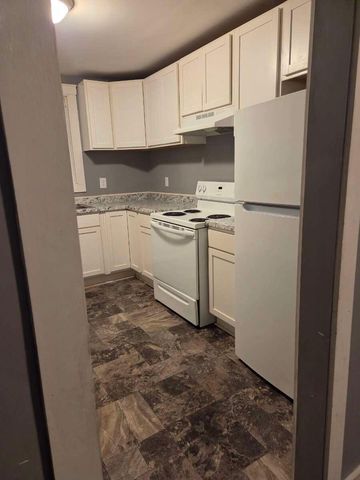 2402 Winthrop AVE, Roanoke, VA 24015