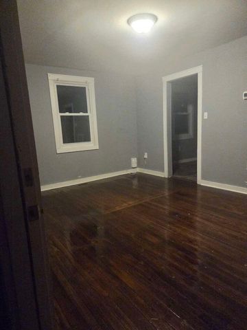 2402 Winthrop AVE, Roanoke, VA 24015