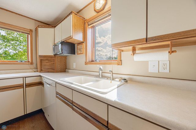 5005 Oakport Street N, Moorhead, MN 56560