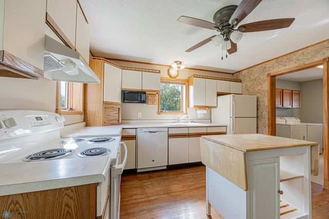 5005 Oakport Street N, Moorhead, MN 56560