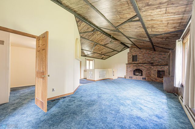 5005 Oakport Street N, Moorhead, MN 56560