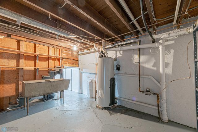 5005 Oakport Street N, Moorhead, MN 56560