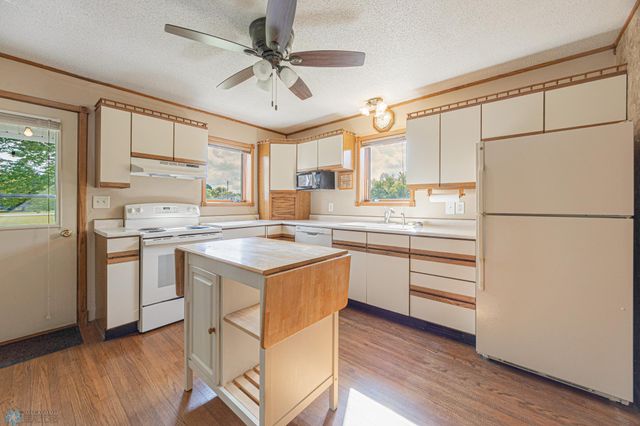 5005 Oakport Street N, Moorhead, MN 56560