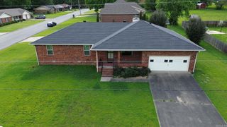 402 Bellwood Dr., Paragould, AR 72450