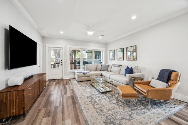 925 E 26th Street, Houston, TX 77009