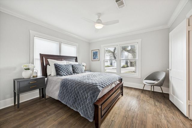 925 E 26th Street, Houston, TX 77009