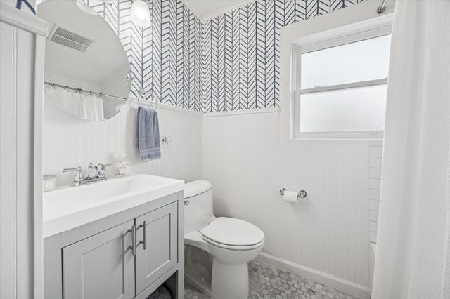 925 E 26th Street, Houston, TX 77009