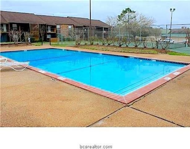 904 University Oaks 137, College Station, TX 77840