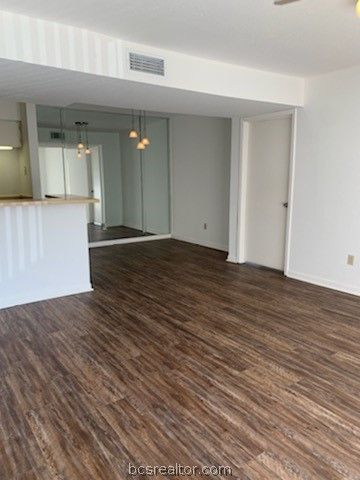 904 University Oaks 137, College Station, TX 77840