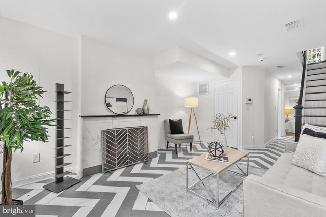 320 G ST SE, Washington, DC 20003