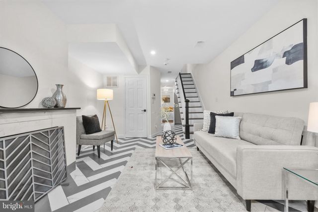 320 G ST SE, Washington, DC 20003