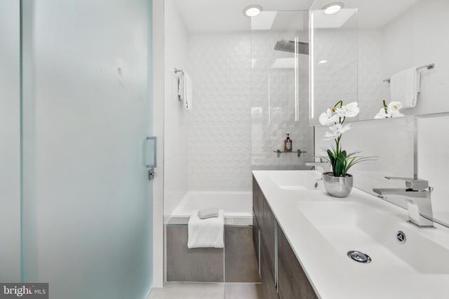 320 G ST SE, Washington, DC 20003