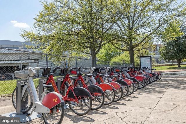 320 G ST SE, Washington, DC 20003