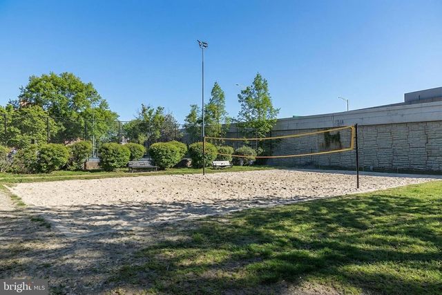 320 G ST SE, Washington, DC 20003