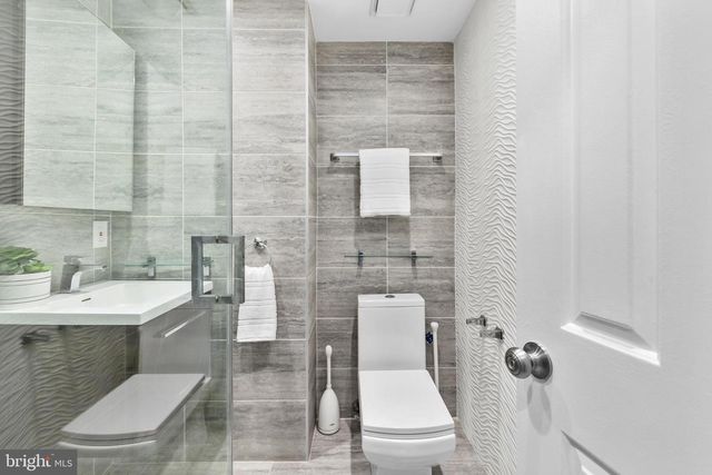 320 G ST SE, Washington, DC 20003