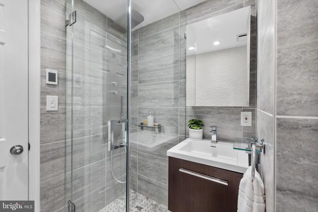 320 G ST SE, Washington, DC 20003