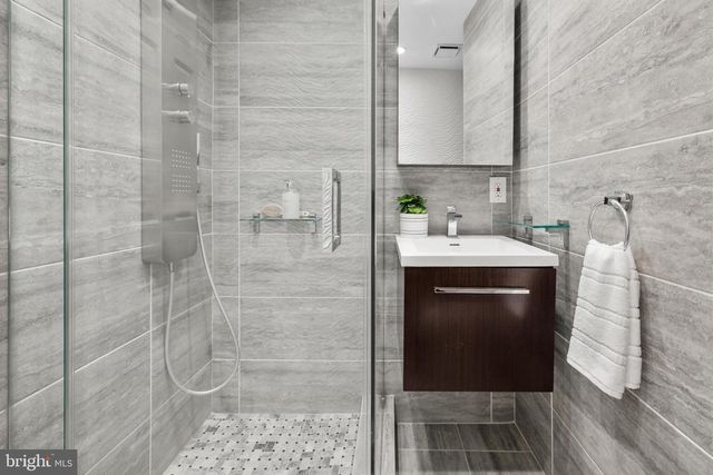 320 G ST SE, Washington, DC 20003