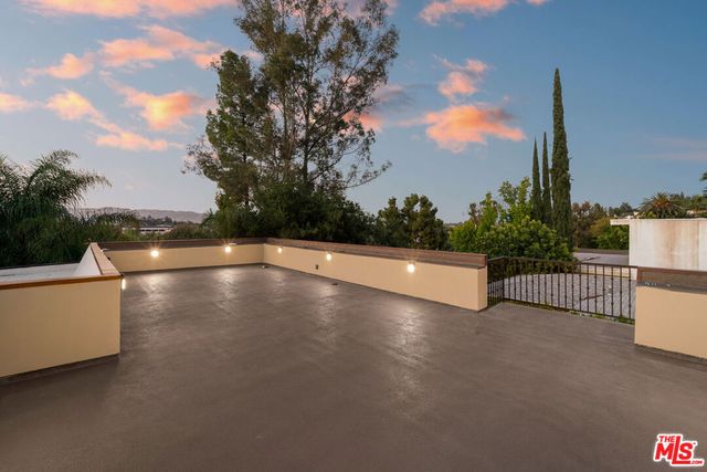 22202 Avenue San Luis, Woodland Hills, CA 91364