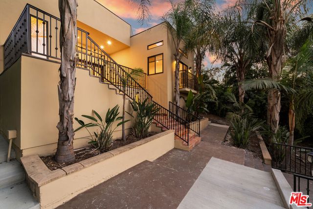 22202 Avenue San Luis, Woodland Hills, CA 91364
