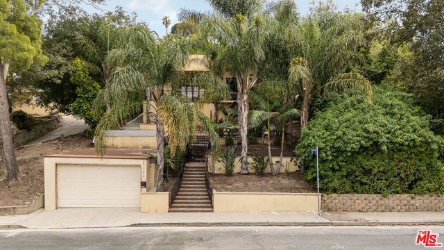 22202 Avenue San Luis, Woodland Hills, CA 91364