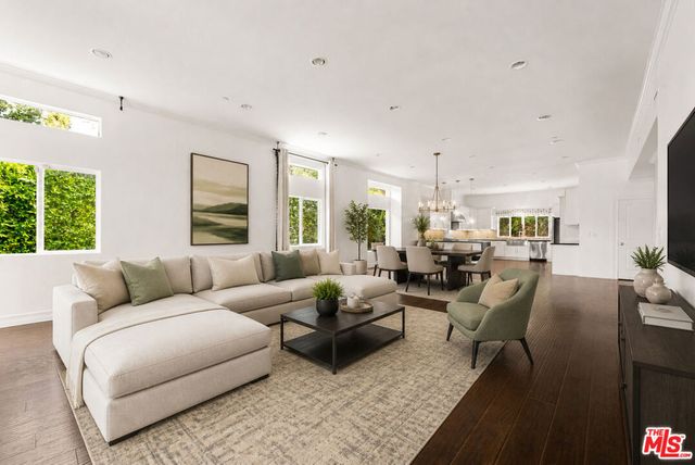 22202 Avenue San Luis, Woodland Hills, CA 91364